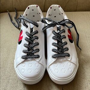 Disney Minnie Mouse Women’s sneakers, sz 10, new with detached tag, never worn.